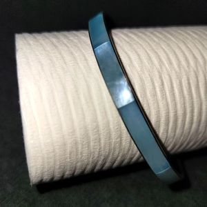 8.8in blue shell bangle bracelet